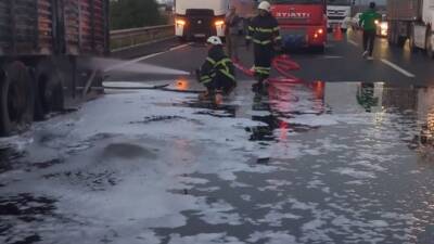 Hatay’ın Erzin ilçesinde, Hatay-Adana otoyolu üzerindeki Leçelik mevkiinde gübre yüklü