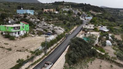 Yayladağı ilçesinde, Hatay Büyükşehir Belediyesi (HBB) Yol Bakım ve Altyapı