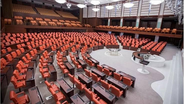 TBMM’ye yeni kanun teklifi: Trafik cezalar ağırlaştırılıyor Aşırı hız, alkollü araç kullanımı ve kırmızı ışık ihlallerine karşı