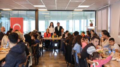 Hatay Valisi Mustafa Masatlı, eşi Esra Masatlı ile birlikte Hatay