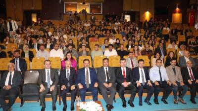 Hatay'da dört üniversitenin iş birliğiyle düzenlenen sempozyumda Mehmet Akif Ersoy'un