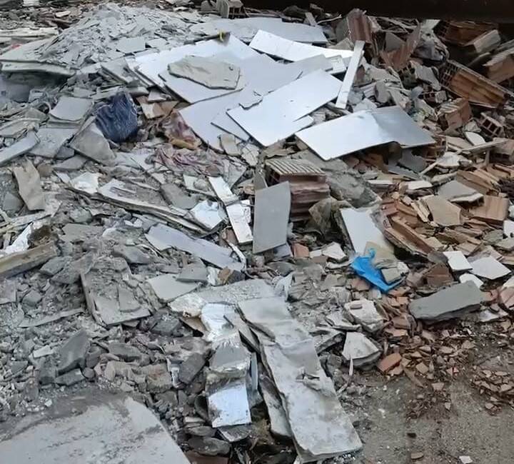 İskenderun’da Moloz Terörüne Sert Müdahale İskenderun Belediye Başkanı Mehmet Dönmez, sosyal medya hesabından yaptığı açıklamayla