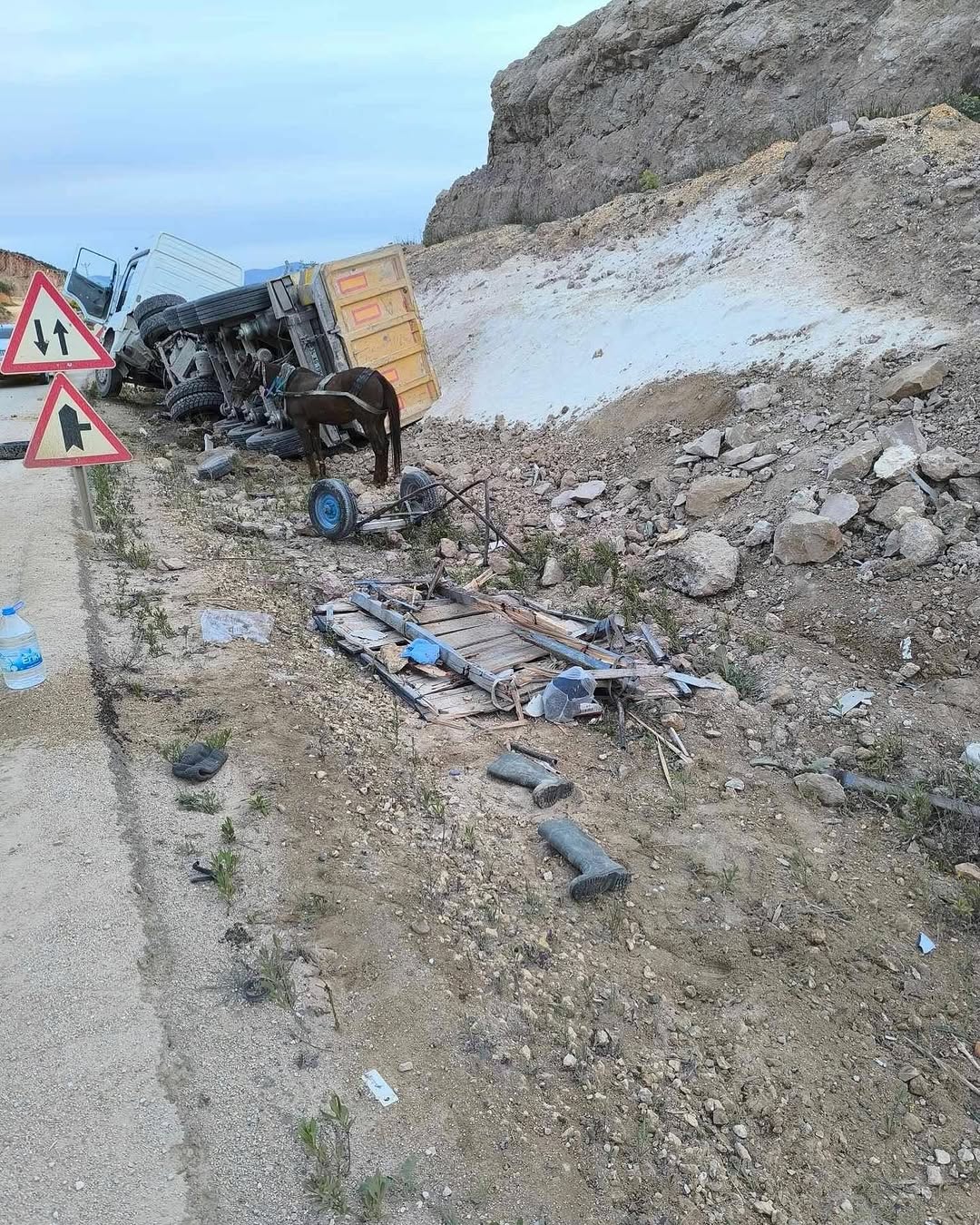 Hatay’ın Altınözü ile Antakya ilçeleri arasında ulaşımı sağlayan Enek mevkiinde
