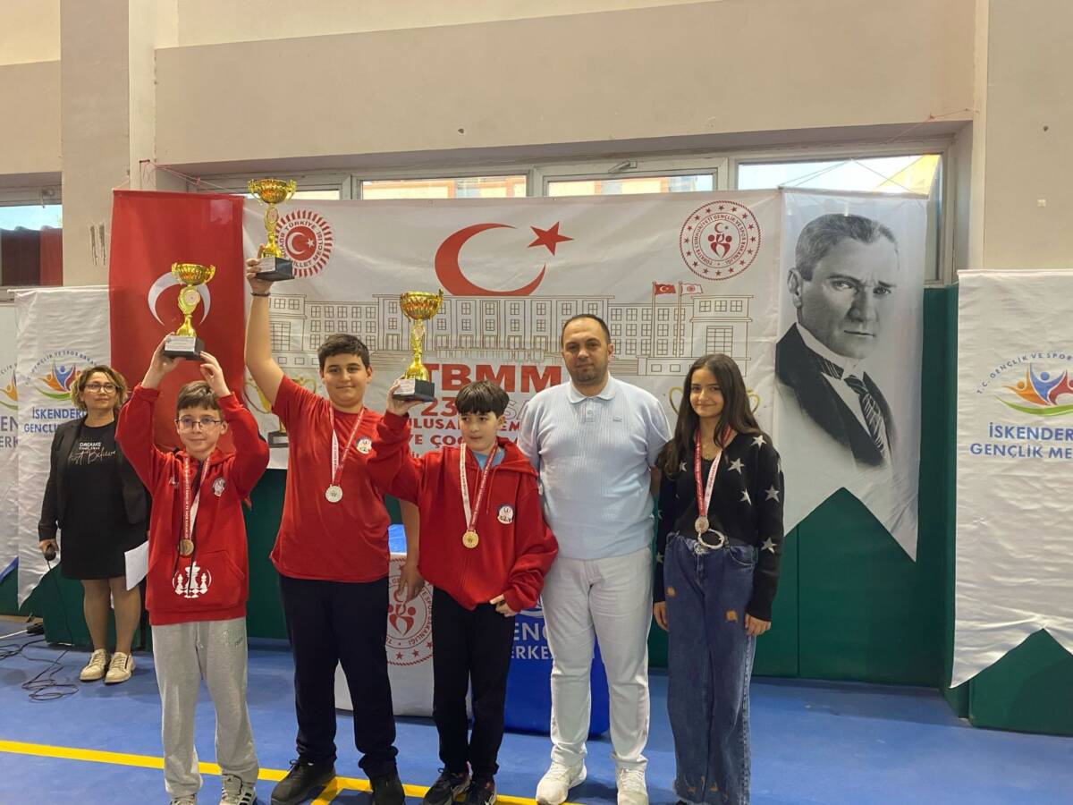 Hatay’ın İskenderun ilçesinde, 23 Nisan Ulusal Egemenlik ve Çocuk Bayramı