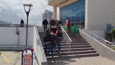 Hatay Emniyet Müdürlüğü’nün İskenderun’da gerçekleştirdiği uyuşturucu operasyonunda sentetik uyuşturucu ve