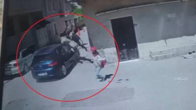 Hatay’ın Reyhanlı ilçesinde meydana gelen trafik kazasında, motosikletin otomobille çarpışması