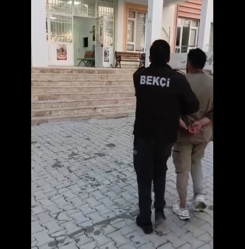 Hatay Emniyeti’nin aranan şahıslara yönelik çalışmasında hırsızlık suçundan 3 yıl