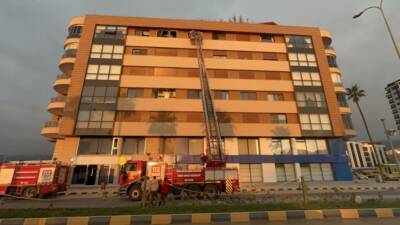 İskenderun ilçesinde, Sahil Caddesi üzerinde yer alan 5 katlı bir