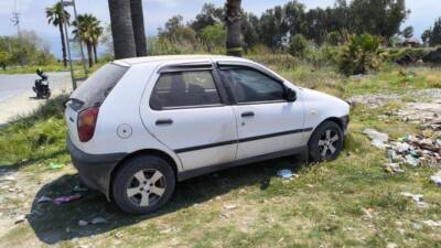 Hatay’ın Dörtyol ilçesinde, park halindeki bir araçta başından silahla vurulmuş