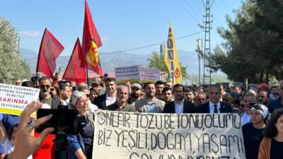 Hatay’ın Samandağ ilçesi Mağaracık Mahallesi’nde vatandaşlar, tapulu arazilerinin gasp edilmesine