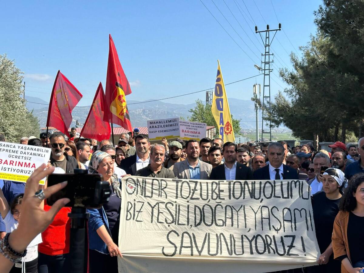 Hatay’ın Samandağ ilçesi Mağaracık Mahallesi’nde vatandaşlar, tapulu arazilerinin gasp edilmesine