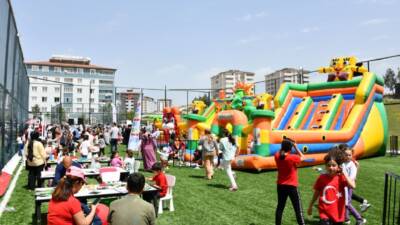 Deprem bölgelerindeki çocuklar için umut taşıyan Playland Eğlence Tırı, 23