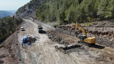 Hatay Büyükşehir Belediyesi (HBB), Antakya–Serinyol ve Arsuz–Madenli bağlantı yollarında gece