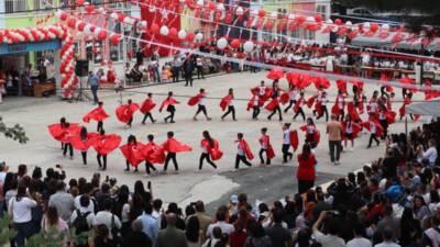 Ulu Önder Mustafa Kemal Atatürk’ün çocuklara armağan ettiği 23 Nisan