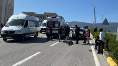 Antakya'da meydana gelen kazada, yaya geçidinden geçmeye çalışan bir kadın