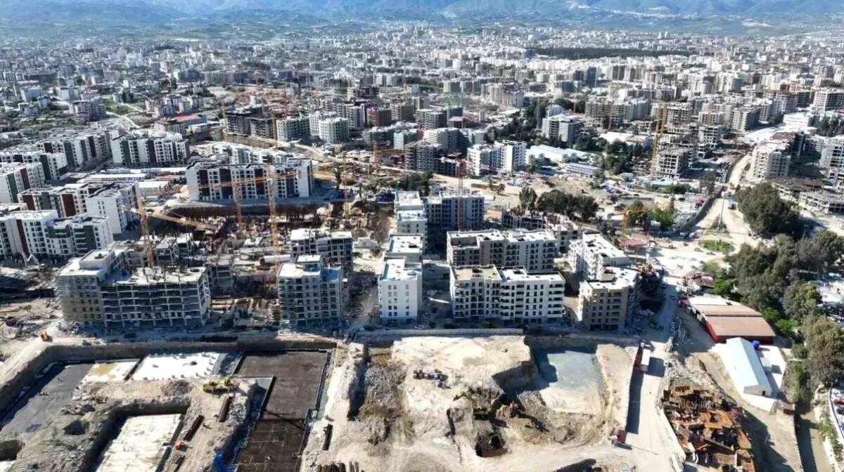 6 Şubat depremlerinin ardından büyük yıkım yaşayan Hatay’da, özellikle Antakya