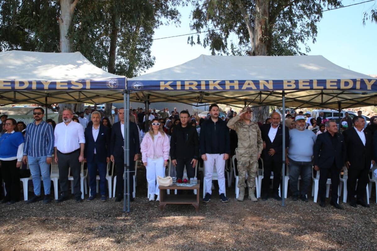 Hatay'ın Kırıkhan ilçesinde bulunan Gölbaşı Gölü, hem kıyı hem de