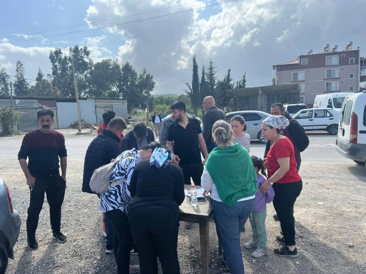 CHP Antakya İlçe Başkanı Ümit Kutlu, Kadın Kolu Başkanı Şükran