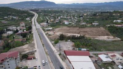 Hatay’ın Samandağ ilçesi Karaçay Mahallesi’nde kurulması planlanan beton santraline tepkiler