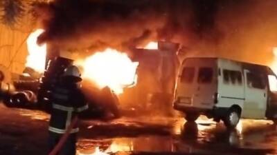 Hatay’ın İskenderun ilçesinde bir oto lastik tamircisinde çıkan yangın paniğe