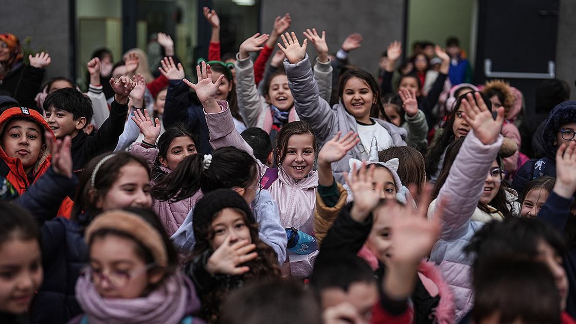 Milli Eğitim Bakanlığı’na bağlı yaklaşık 20 milyon öğrenci ve 1,2