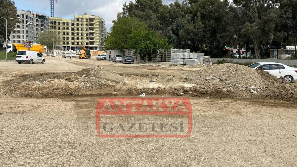 Hatay'ın Defne ilçesine bağlı Armutlu Mahallesi Kavşağı’nda kaydedilen görüntüler, kentin