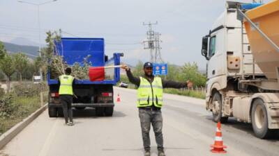 Hatay Büyükşehir Belediyesi, baharın gelişiyle birlikte kent estetiğini artırmak ve