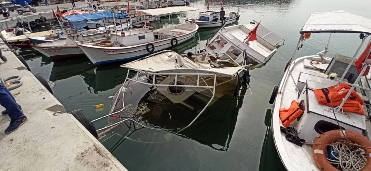 Hatay’ın İskenderun ilçesinde bulunan balıkçı barınağında yaşanan vinç kazasında iki