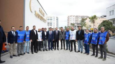 Hatay Büyükşehir Belediye Başkanı Mehmet Öntürk, yaklaşık 10 aydır grevde