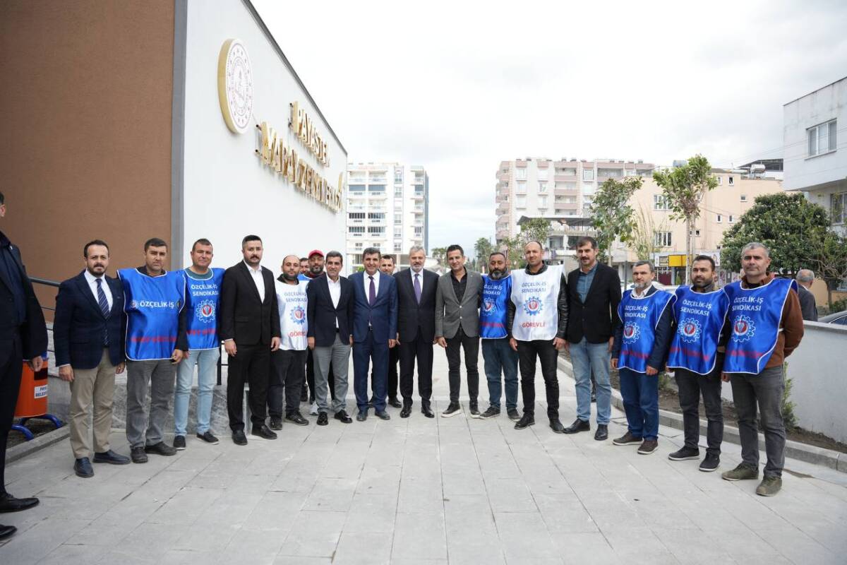 Hatay Büyükşehir Belediye Başkanı Mehmet Öntürk, yaklaşık 10 aydır grevde
