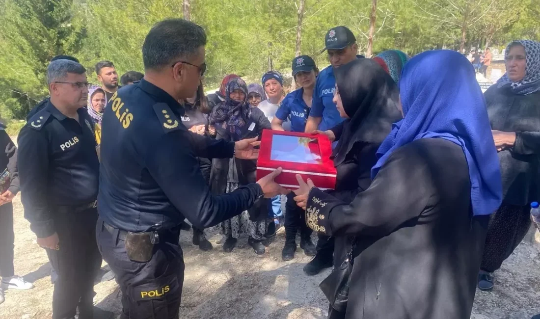 İskenderun’da Başpolis Görevi Başında Kalbine Yenildi Hatay’ın İskenderun ilçesinde görev yaparken geçirdiği kalp krizi sonucu hayatını