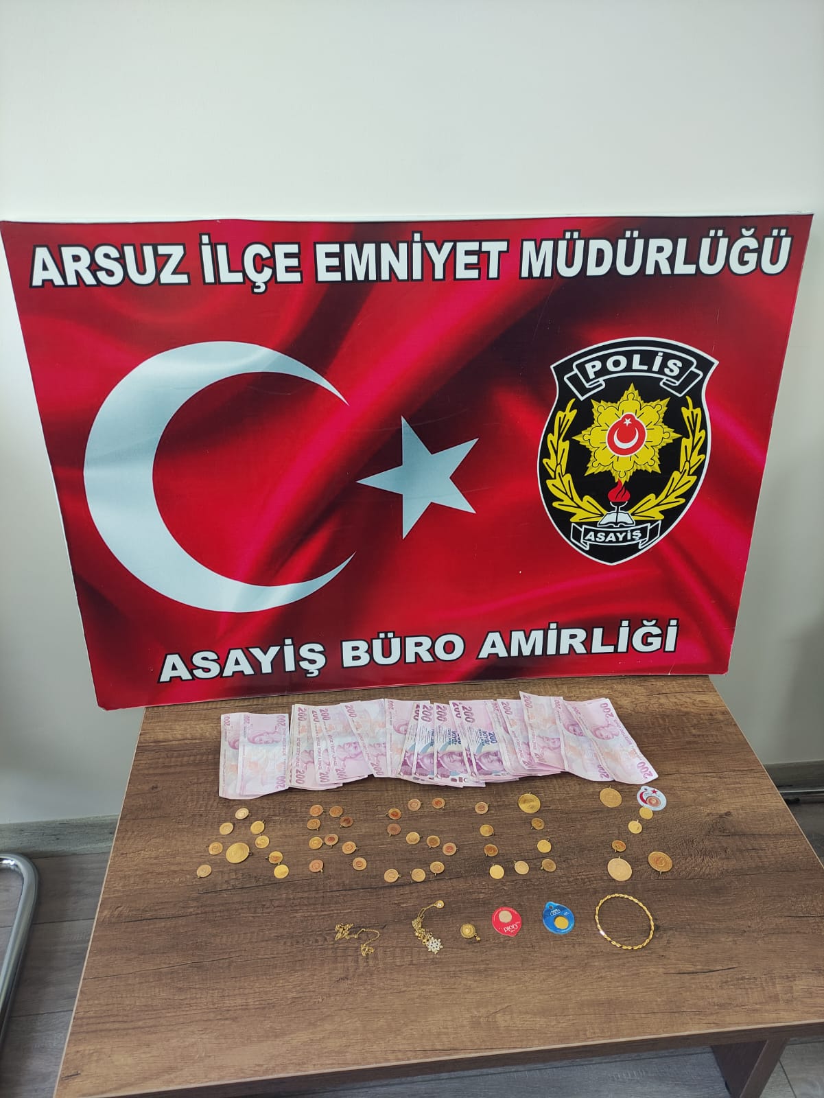 Arsuz Konarlı Mahallesi’nde gerçekleşen hırsızlık olayının şüphelisi, Hatay Emniyet Müdürlüğü