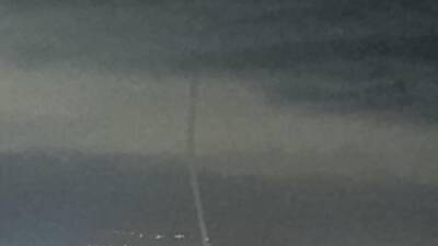 İskenderun açıklarında meydana gelen hortum, gece saatlerinde etkisini gösterdi. Meteorolojik