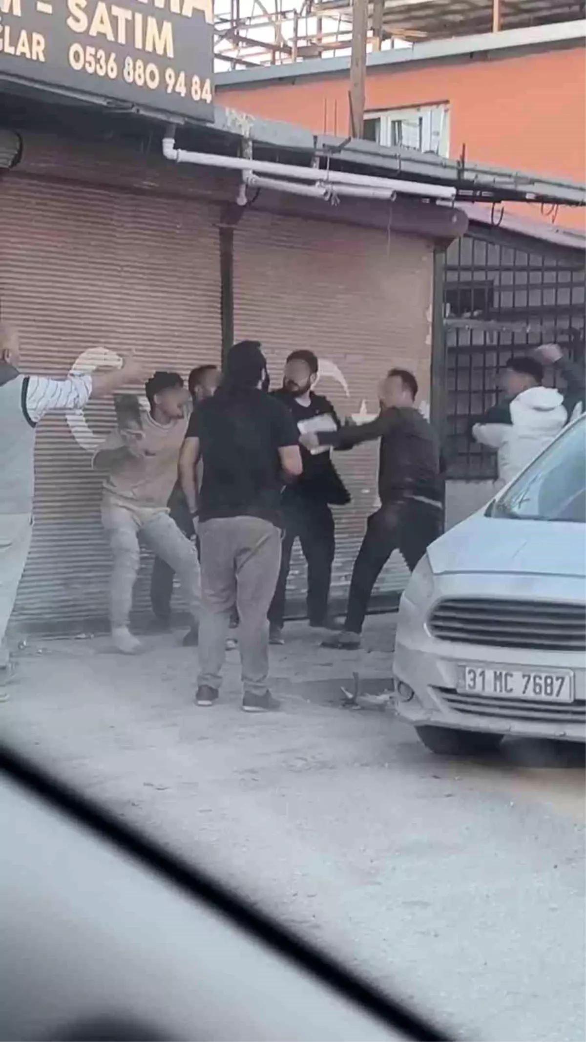 Hatay’ın Antakya ilçesinde iki grup arasında çıkan tartışma kısa sürede