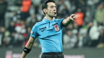 Süper Lig'deki Hatayspor - Eyüpspor maçını Burak Pakkan yönetecek.