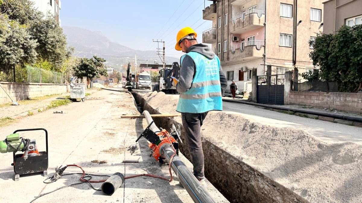 Hatay Büyükşehir Belediyesi (HBB), “Susuz Tek Bir Mahalle Bırakmayacağız” hedefiyle