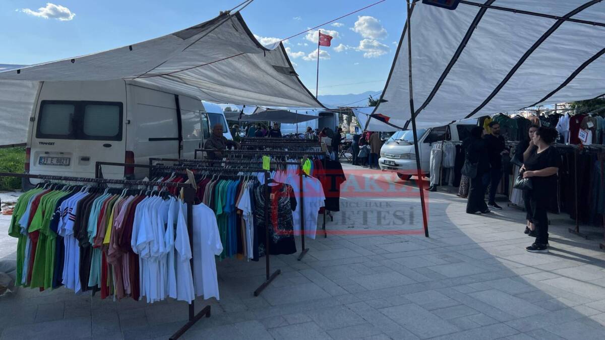 Defne ilçesinde her Salı günü kurulan ve halk arasında “Sosyete