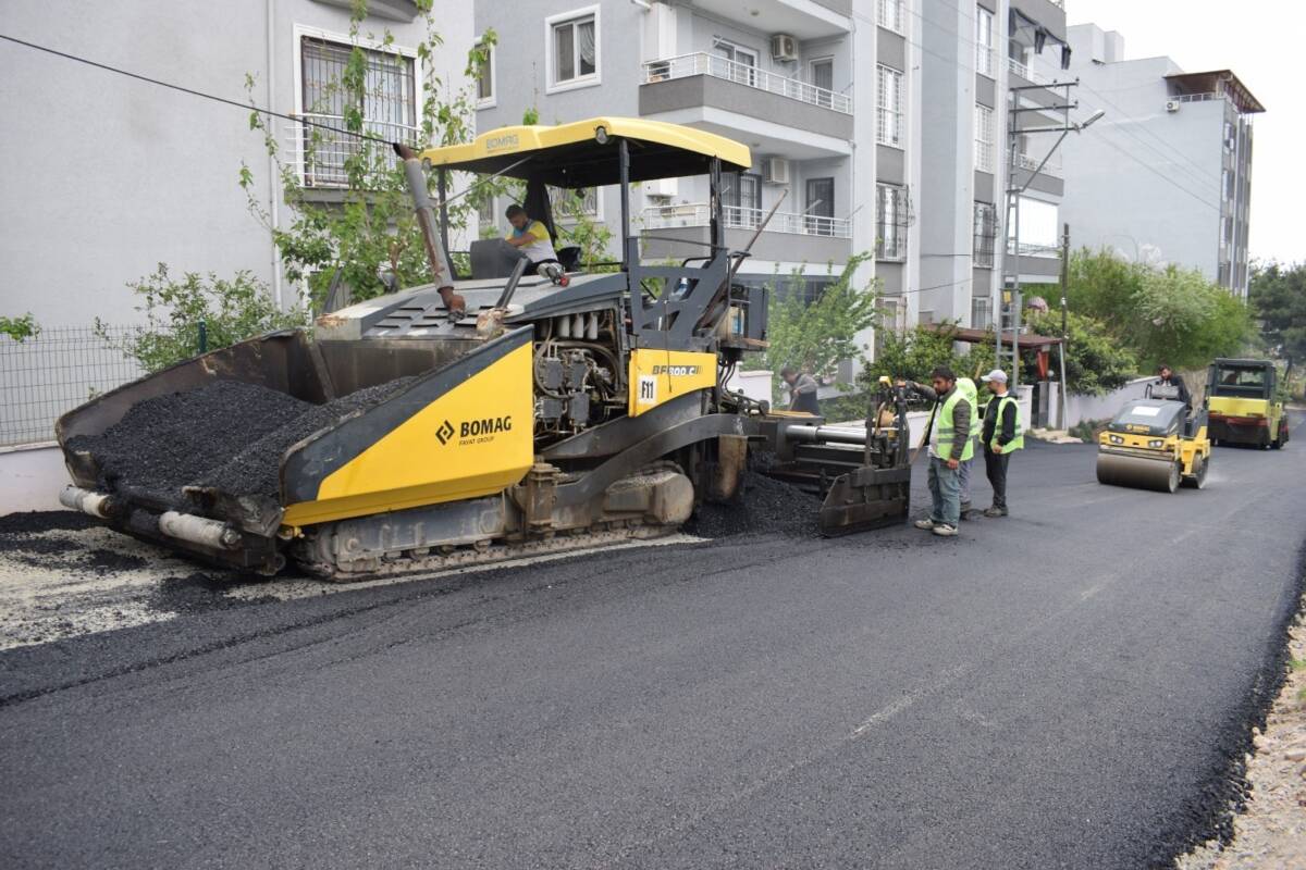 Hatay Büyükşehir Belediyesi (HBB), Belen ilçesi Sarımazı Mahallesi’nde yürüttüğü asfalt