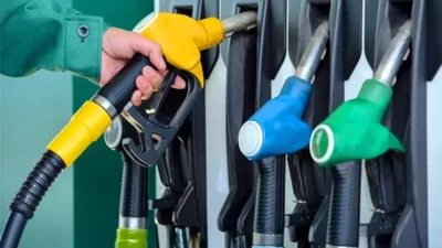 Küresel piyasalarda brent petrol fiyatlarının 63 dolara kadar gerilemesi, akaryakıt