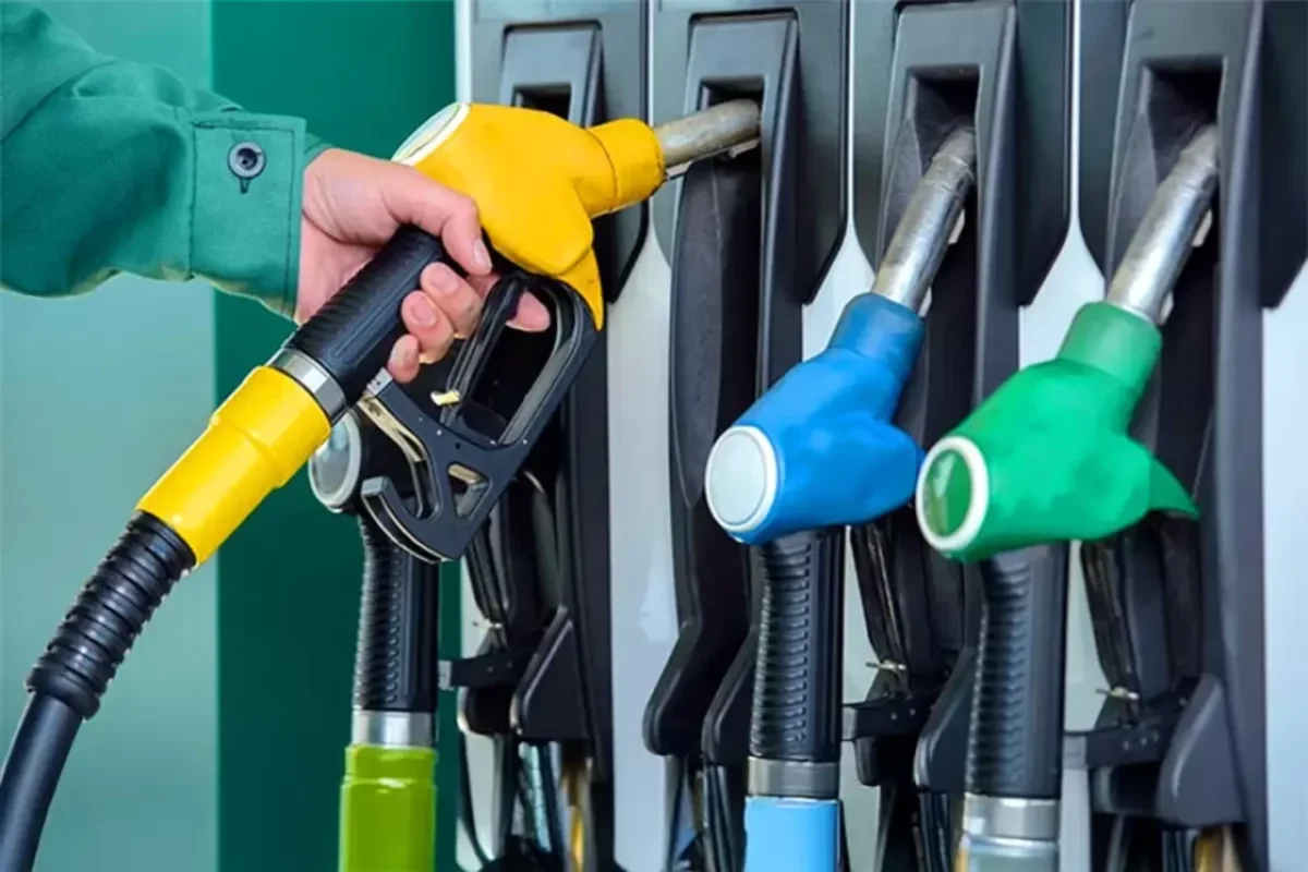 Küresel piyasalarda brent petrol fiyatlarının 63 dolara kadar gerilemesi, akaryakıt