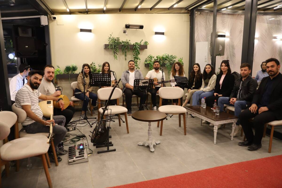 Hatay Valiliği himayesinde yürütülen “Yüreğimizdeki Işık Projesi” kapsamında Altınözü’nde renkli