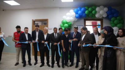 Alimoğlu Sağlık ve Eğitim Vakfı tarafından depremzedelere eğitim desteği sağlamak