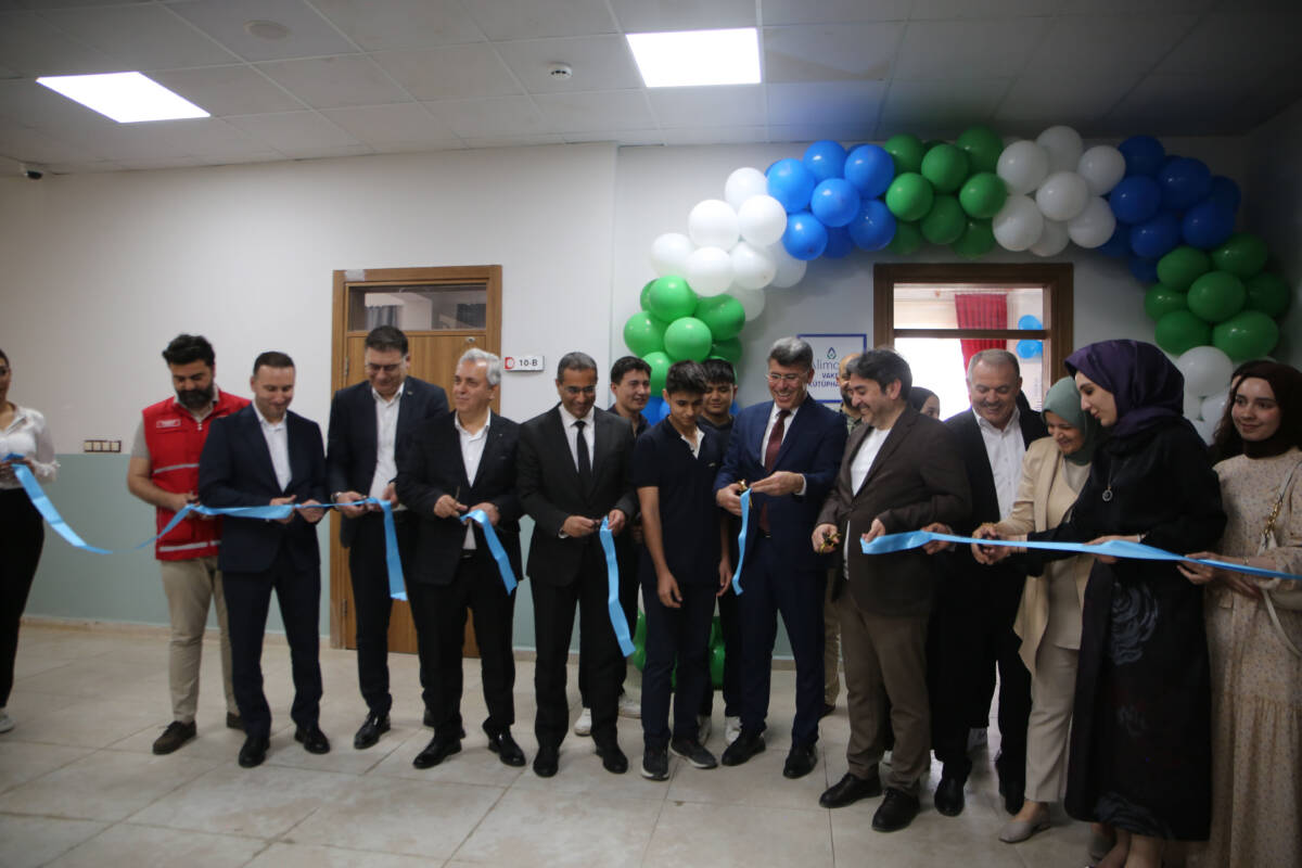 Alimoğlu Sağlık ve Eğitim Vakfı tarafından depremzedelere eğitim desteği sağlamak