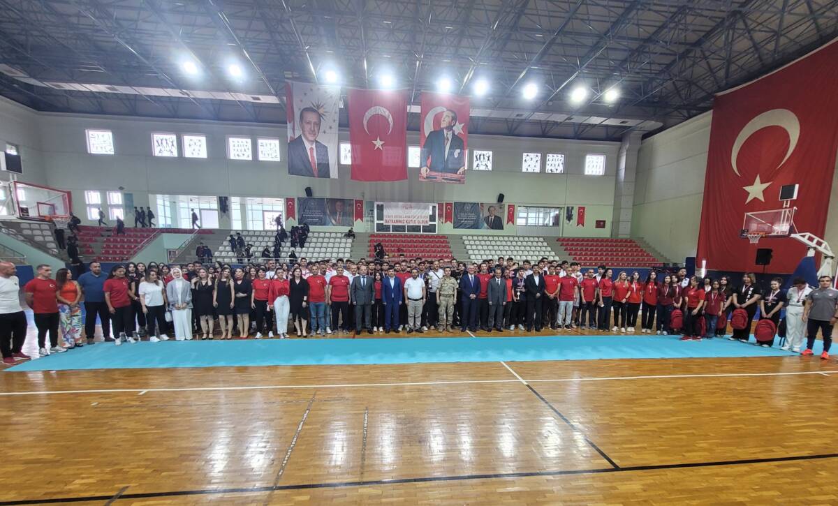 Hatay’ın İskenderun ilçesinde 19 Mayıs Atatürk’ü Anma, Gençlik ve Spor