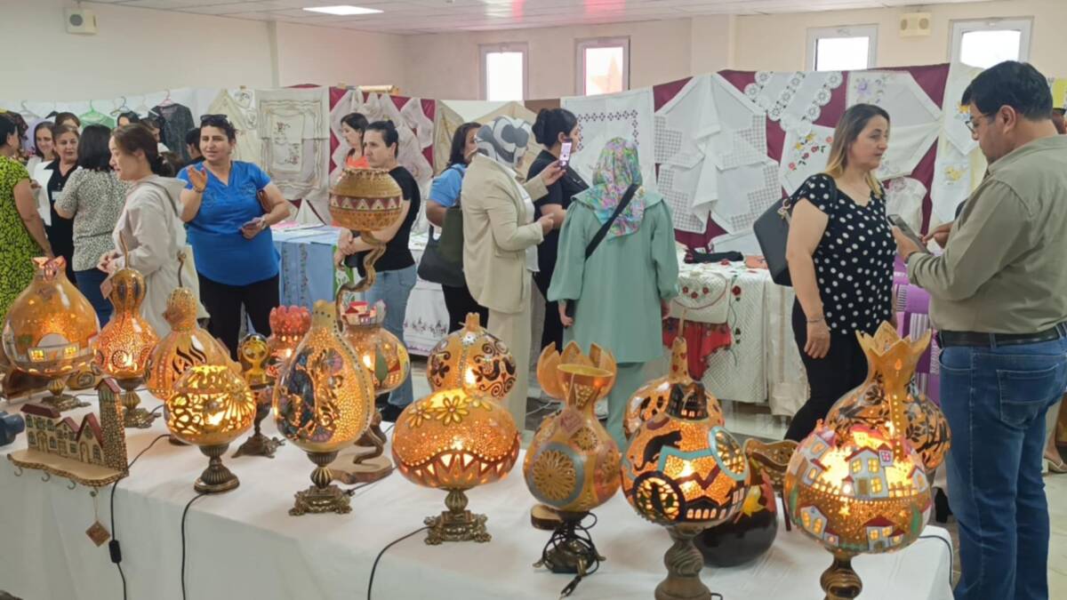 Hatay’ın Samandağ ilçesinde Halk Eğitimi Merkezi tarafından yıl sonu sergisi