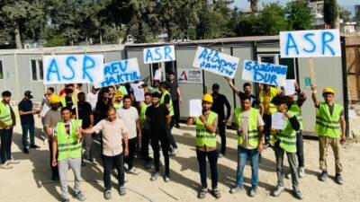 Hatay Antakya’da, TOKİ’ye bağlı bir şantiyede çalışan yaklaşık 50 inşaat