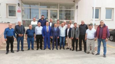 İskenderun İlçe Emniyet Müdürü Nevzat Güneş, Muhtarlar Derneği üyelerini makamında