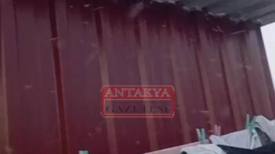 Deprem sonrası geçici barınma merkezi olarak kurulan Cengiz Topel konteyner