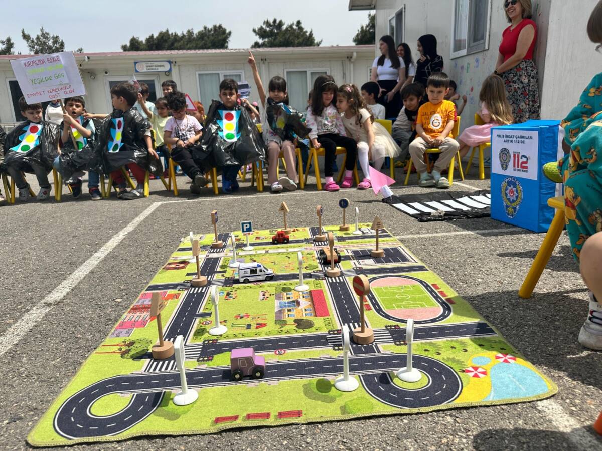 Hatay’ın Belen ilçesinde, Karayolu Güvenliği ve Trafik Haftası kapsamında minik