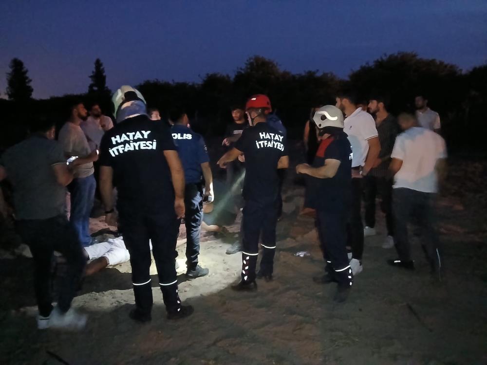 Hatay’ın Dörtyol ilçesinde meydana gelen trafik kazasında, bir otomobilin takla